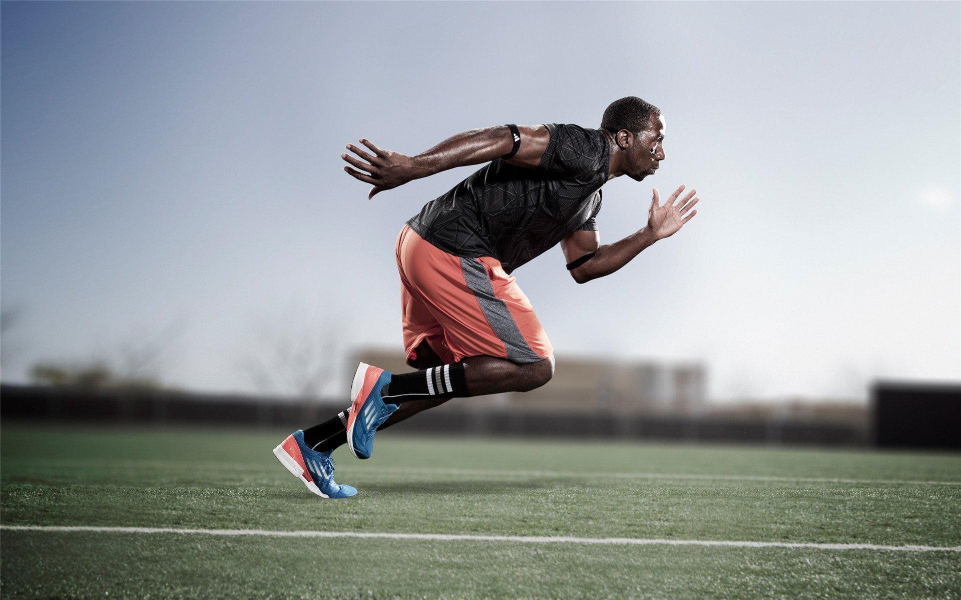 后程冲刺出彩，耐力型选手引关注，后程发力的意思