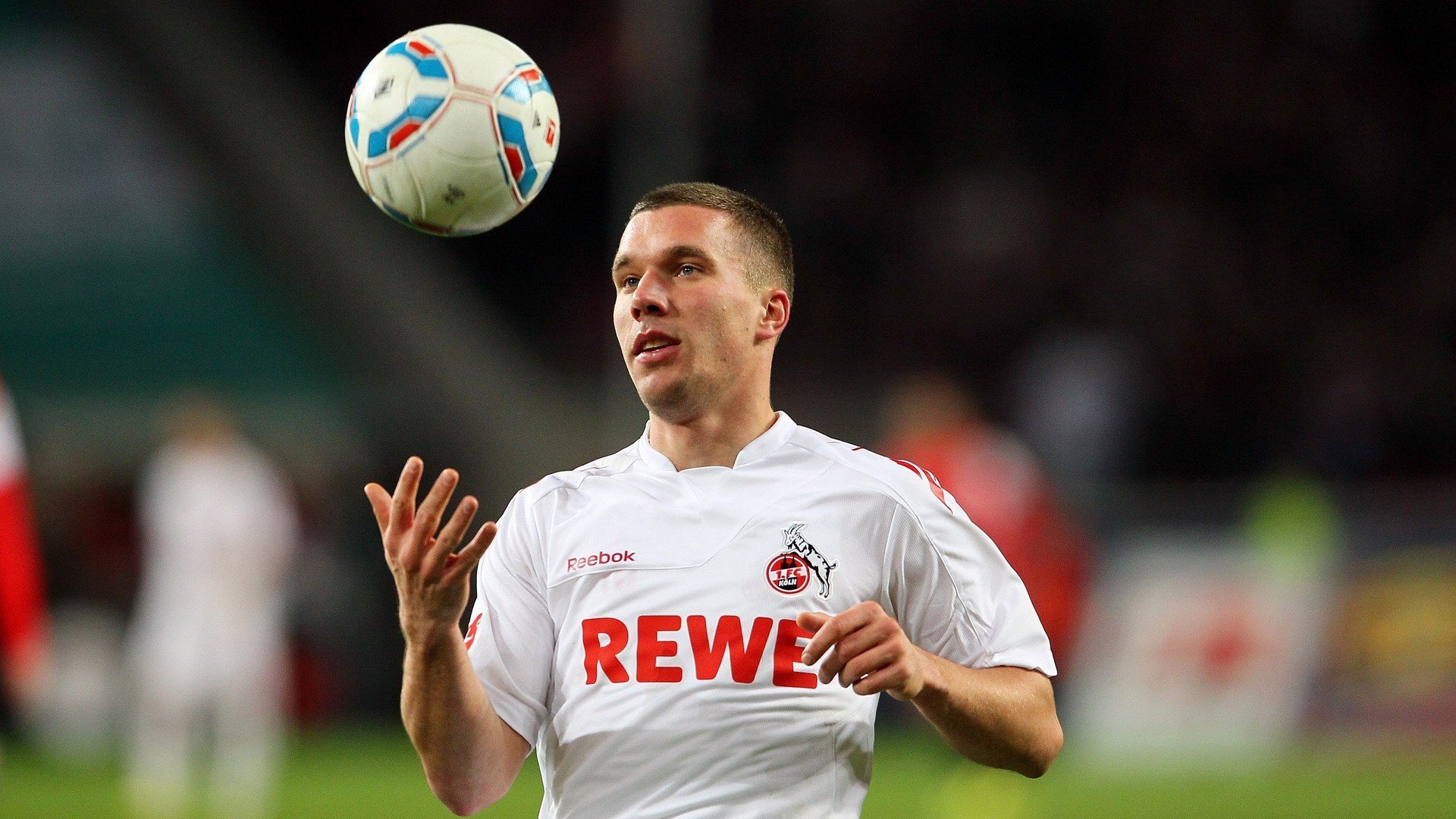 弗赖堡后场传控流畅减少失误风险，弗赖堡主场叫什么