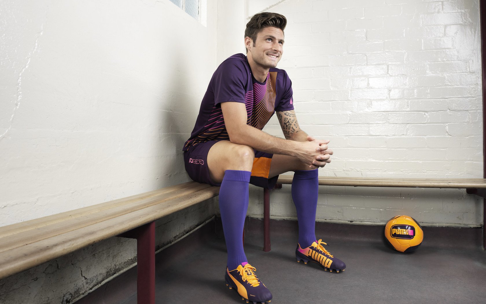 “逆境突围：极端天气下的英雄时刻”，逆境中突围